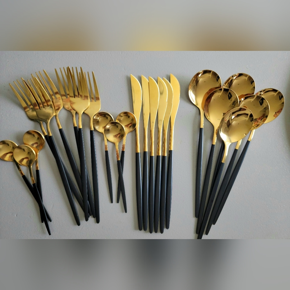 24 piece Silverware Set brand new